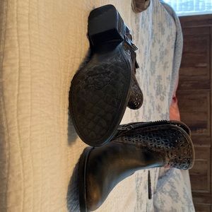 Cute never worn ankle boots.